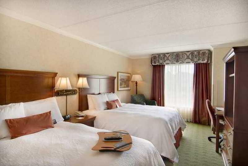 Hampton Inn & Suites Cleveland-Beachwood Pokoj fotografie